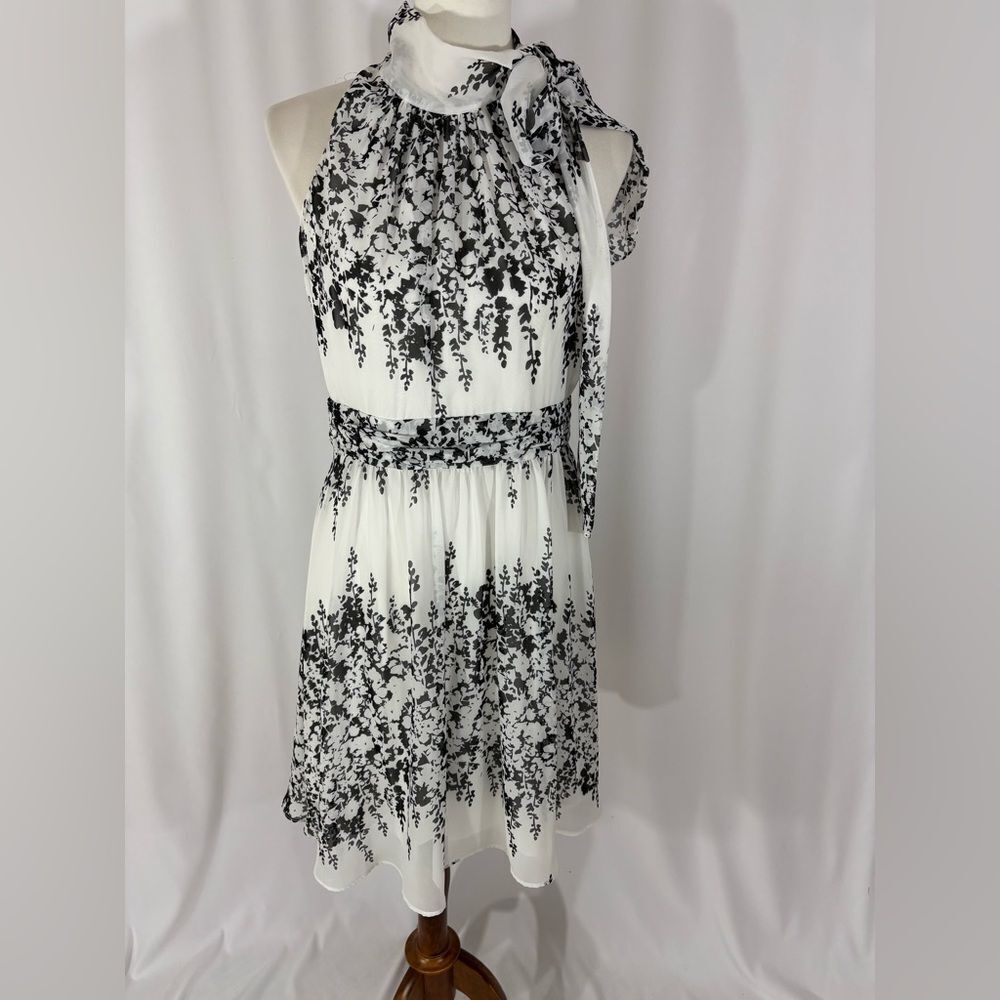 Jessica Simpson Black and White Abstract Floral Print Midi Dress